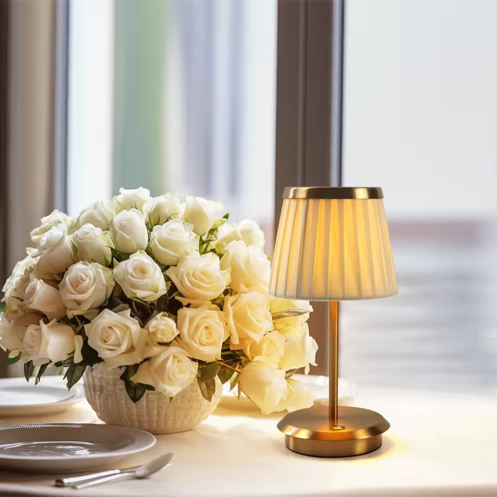 Geplooide Hanglamp met Metalen Basis voor Elegante LED Verlichting-1