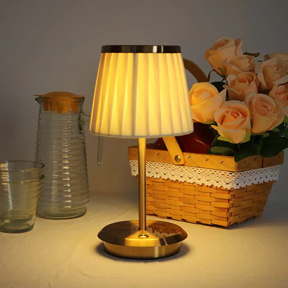 Geplooide Hanglamp met Metalen Basis voor Elegante LED Verlichting-2
