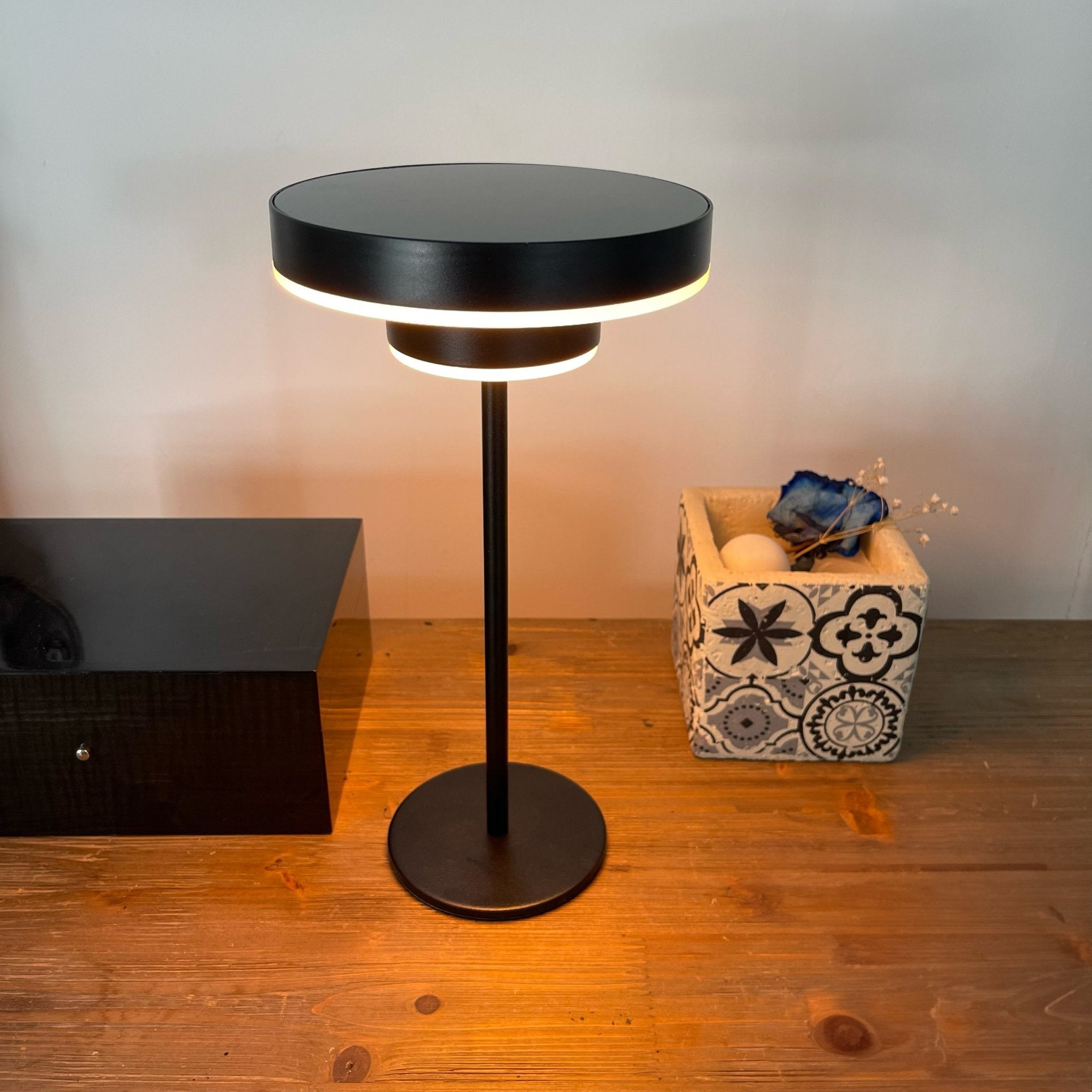 Variant image for Elegante Buitenlamp Zonne Energie - Solar Wandlamp voor Tuin en Terras-1